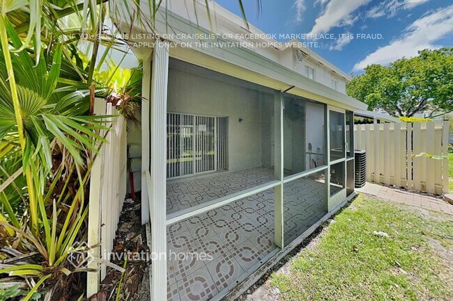 Building Photo - 4728 SW 13th Pl