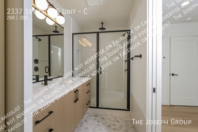 Building Photo - 2337 16th Ave S