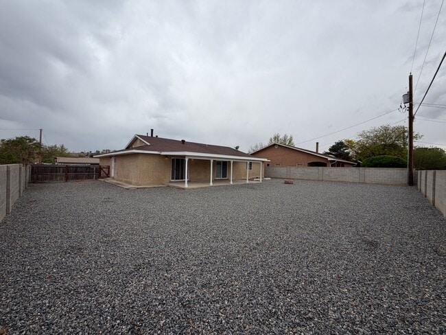 Building Photo - Beautifully Remodeled 3 Bedroom Single Story Home Available Near Golf Course Rd NW & McMahon Blvd...