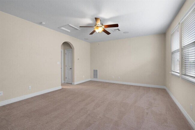 Building Photo - 321 Penna Ln