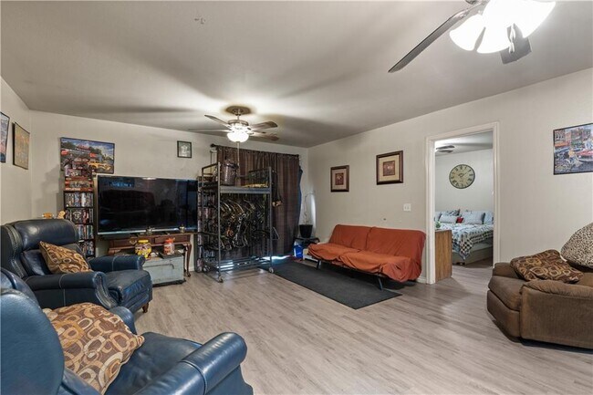 Building Photo - 258 Graystone Cir