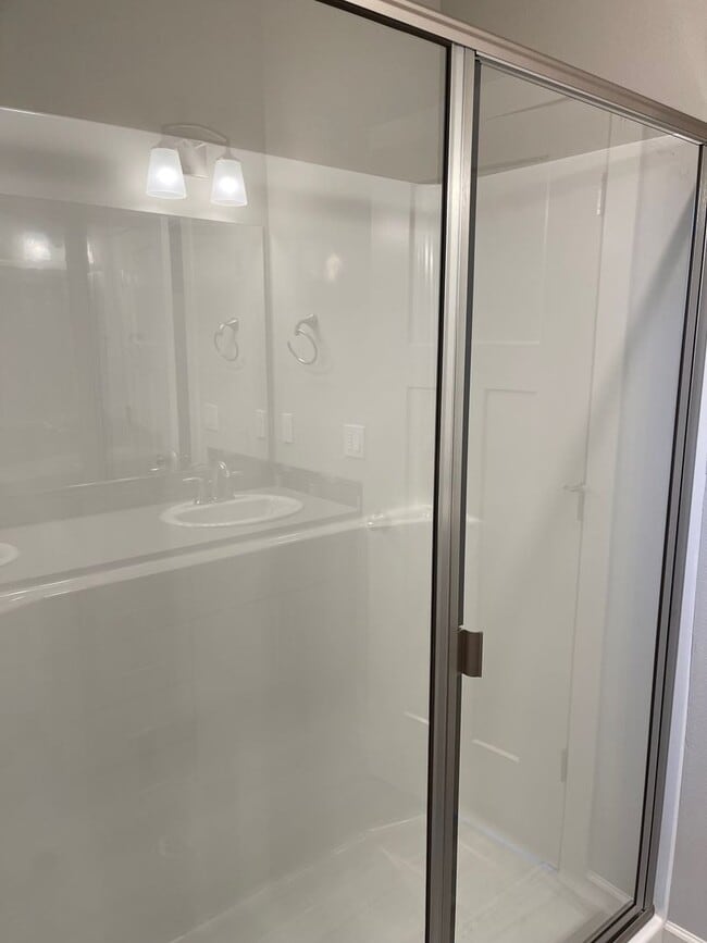 Building Photo - 2091 Legacy Hts Dr SE