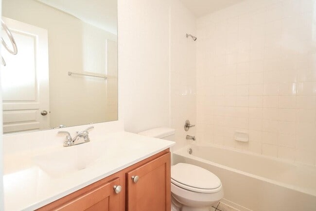 Building Photo - 2302 Thunderbolt Peak Dr