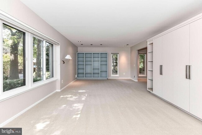 Building Photo - 3318 Mantua Dr