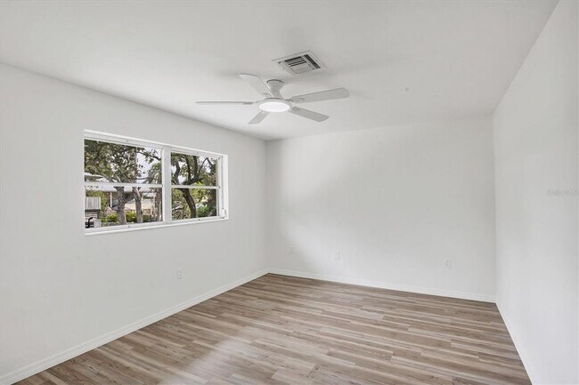 Building Photo - 2460 Whippoorwill Cir