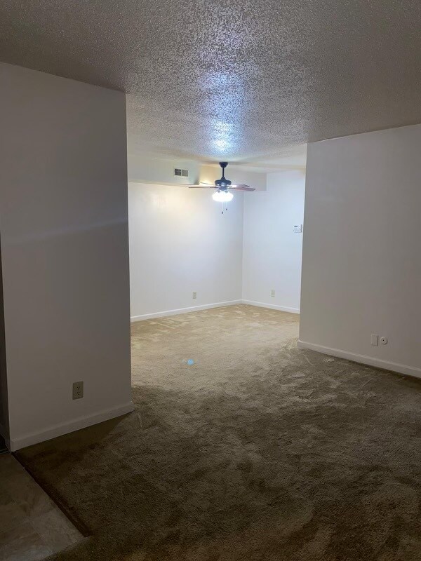 Building Photo - 5 Woodglen Apartment