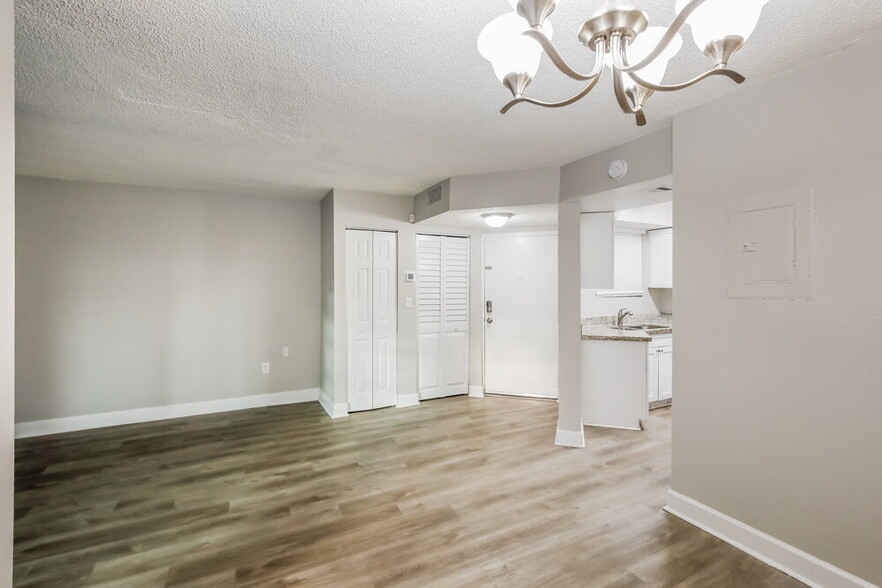 Building Photo - 8205 SW 152nd Ave