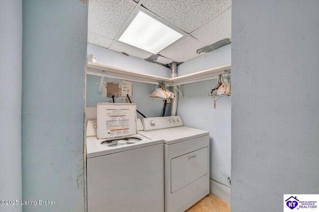 Building Photo - 809 Clifford Dr