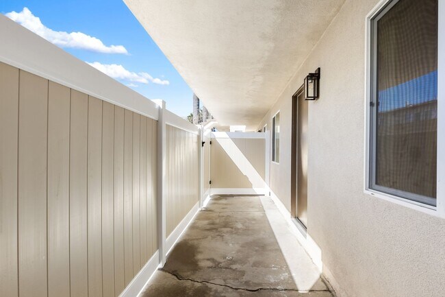 Interior Photo - 6151