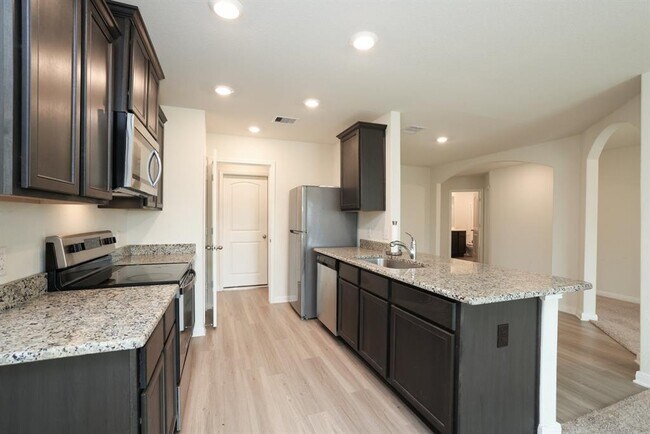 Building Photo - 20914 Solstice Point Dr