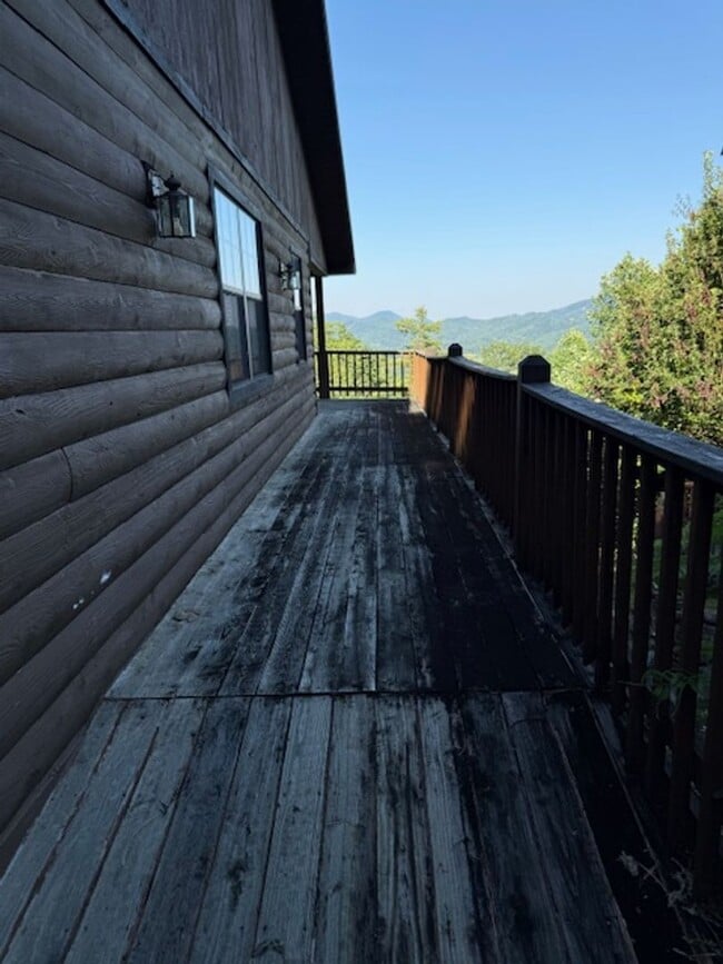 Building Photo - Smoky Mountain Living!!!