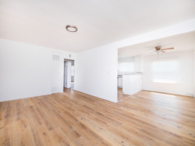 Interior Photo - 11320 Tiara St