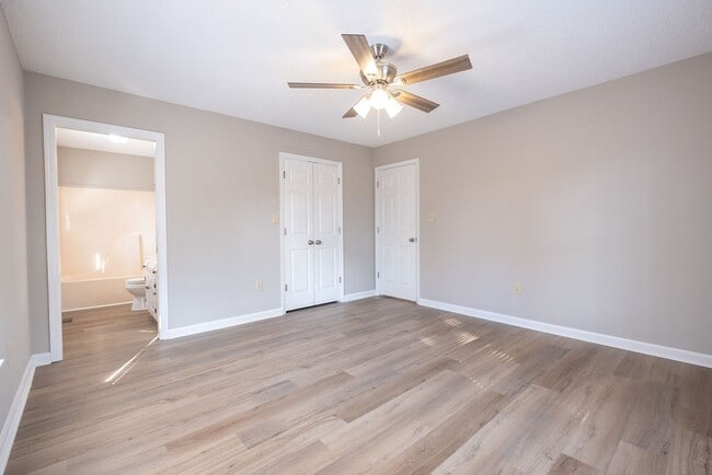 Building Photo - 125 Honeytree Dr