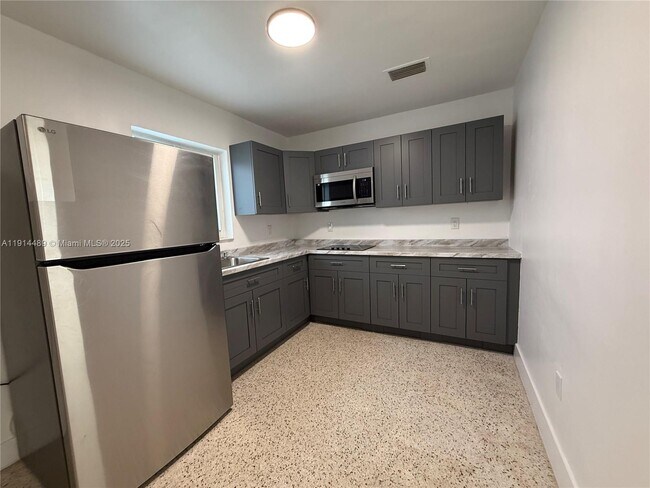 Building Photo - 3144 NW 29th St