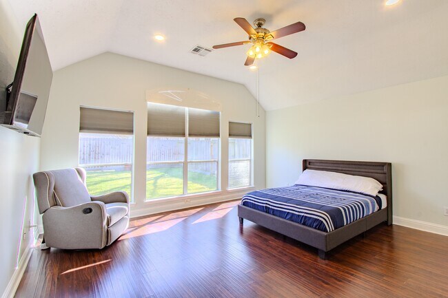 Building Photo - 20922 Clovermeadow