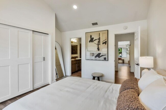 Building Photo - 35617 McCarty Common