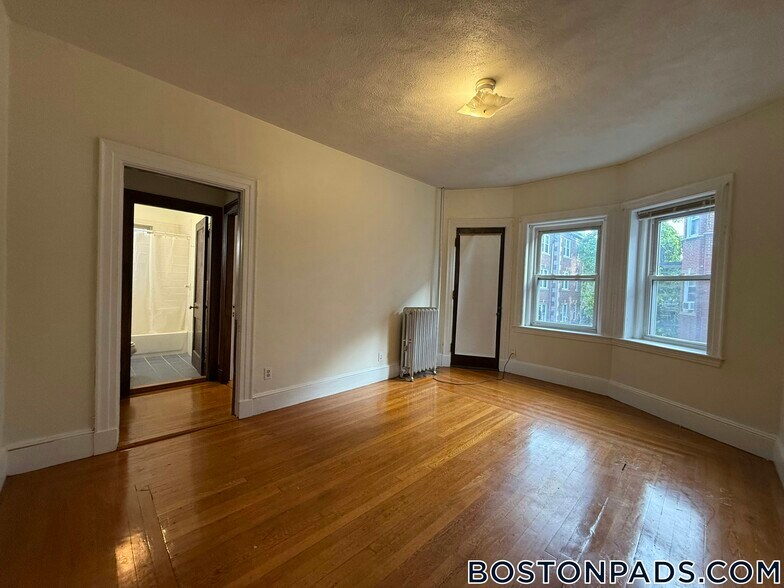 Building Photo - 163 Summer St