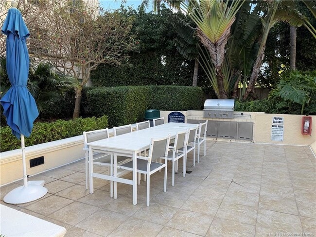 Building Photo - 610 Clematis St