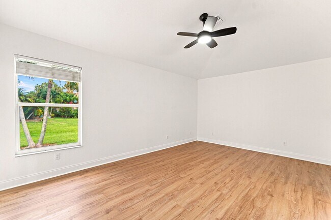 Building Photo - 3708 Kent Dr