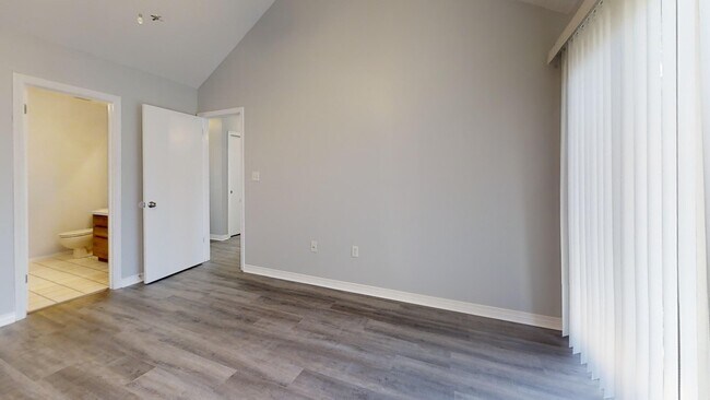 Building Photo - 1922 Heartland Dr