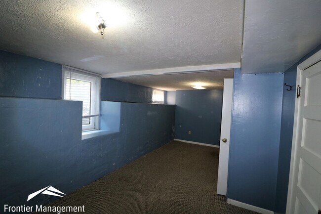 Building Photo - 1010 Ratone St