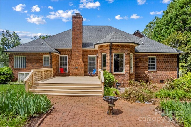 Building Photo - 4522 Long Cove Dr