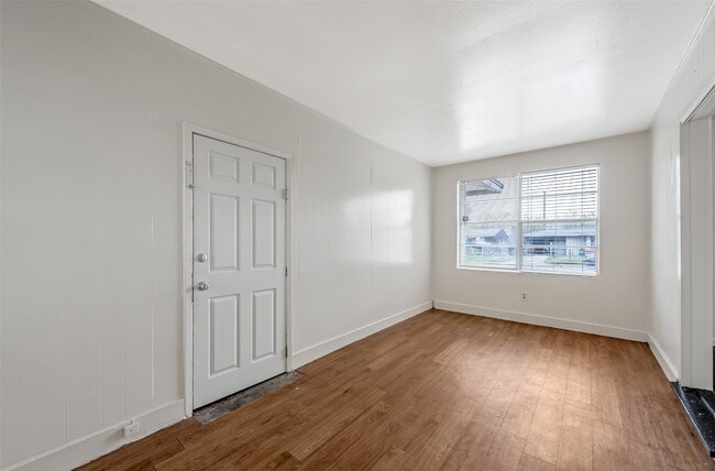 Building Photo - 6114 Doulton Dr