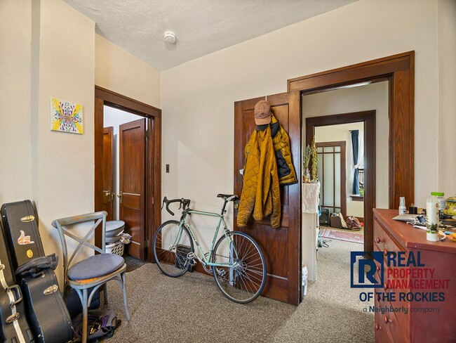 Building Photo - Charming 2 Bed 1 Bath House in Old Town!