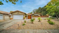Building Photo - 22 Greengate Ct