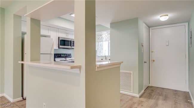 Building Photo - 357 Joel Blvd