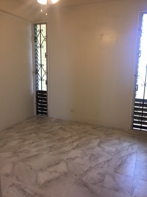 Building Photo - Well maintained 2 bedroom 1 bathroom unit ...