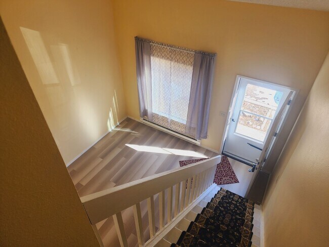 Building Photo - 147 Wellington St