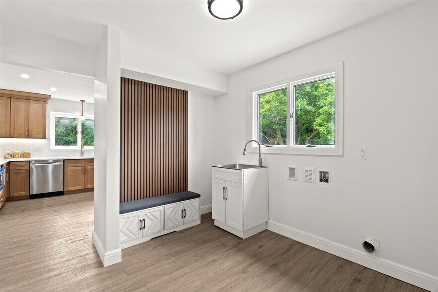 Building Photo - 40526 Woodside Dr
