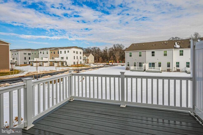 Building Photo - 2410 Lenox Dr