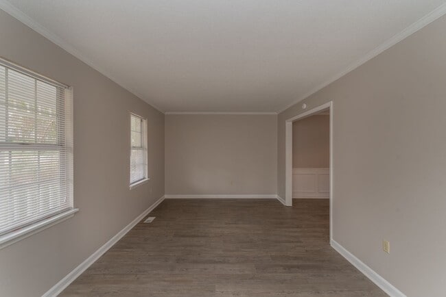 Building Photo - 3 Bed/2.5 Bath House for Rent in Martinez w/ Garage & Fenced Back Yard