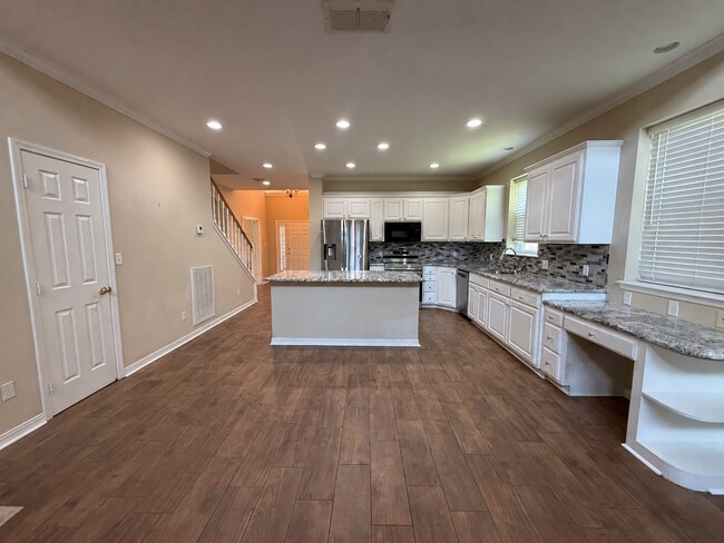Building Photo - 139 Hallette Dr