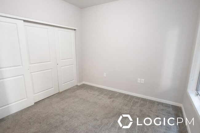 Building Photo - Stunning Condo Unit In Excellent SLC Locat...