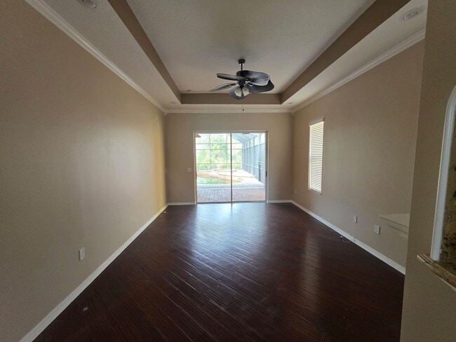 Building Photo - Beautiful and Spacious