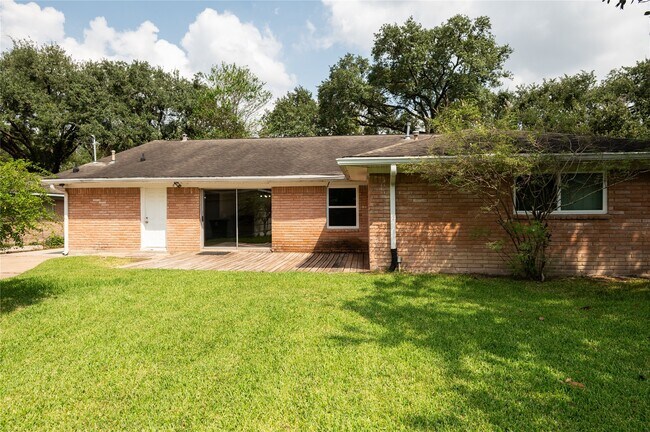 Building Photo - 5407 Rutherglenn Dr