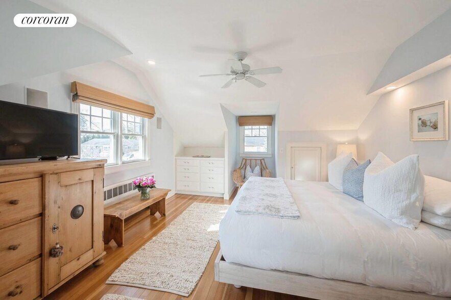 Building Photo - 70 Miller Ln E