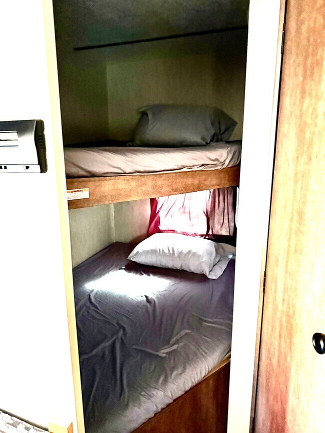 Building Photo - 30 Ft. new travel trailer in Quiet Park Li...