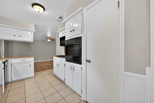 Building Photo - 108 Belvedere Dr
