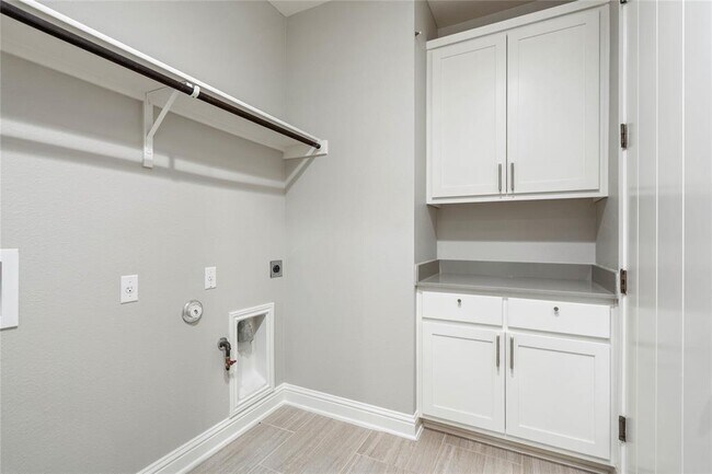 Building Photo - 5009 Mandevilla Dr