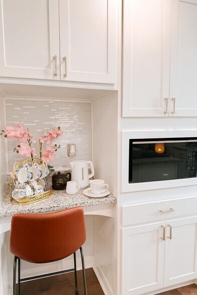 Building Photo - 445 Short Hills Dr