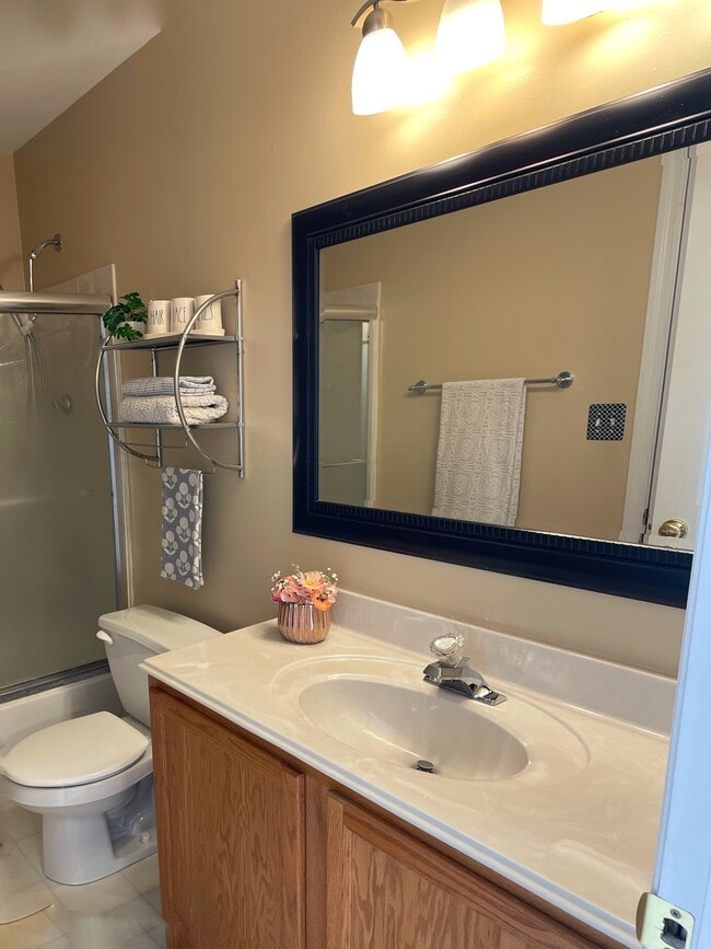 Building Photo - 16 Sea Pines Ct