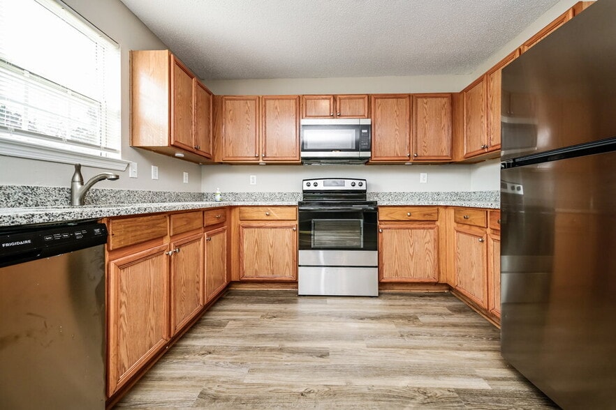 Building Photo - 1119 St Phillips Ct