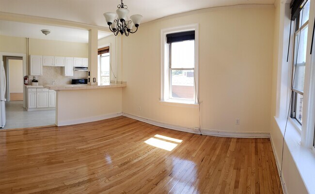 Building Photo - 34 74th St