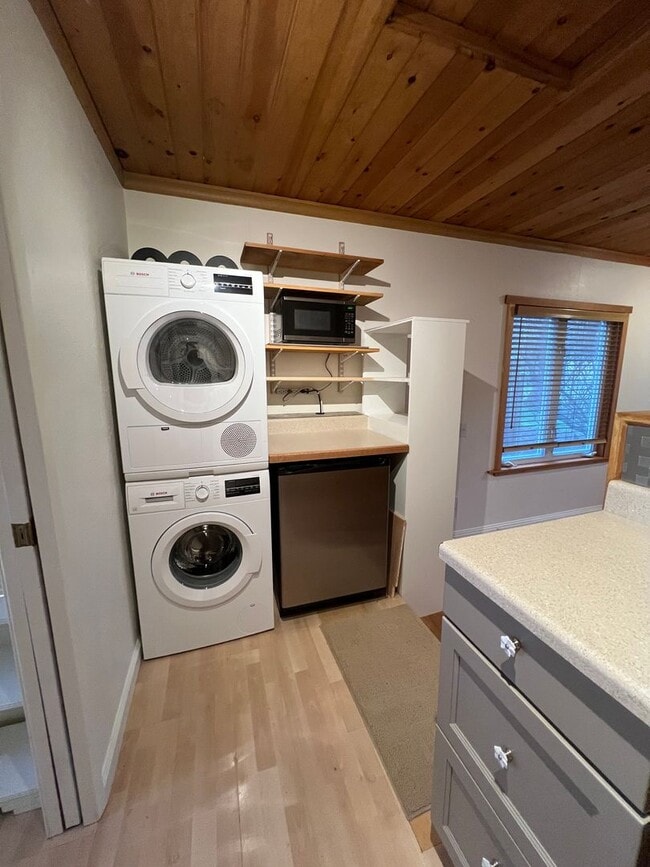 Building Photo - 15459 Bonney Ln Blvd