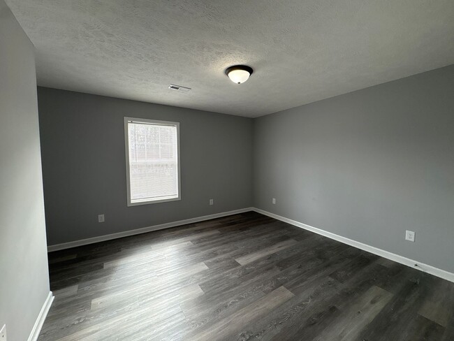 Building Photo - 315 Davis St