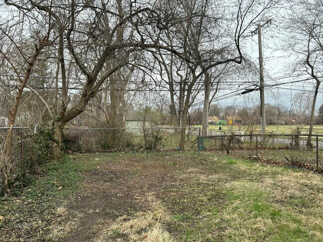 Building Photo - 18515 Greenfield Rd